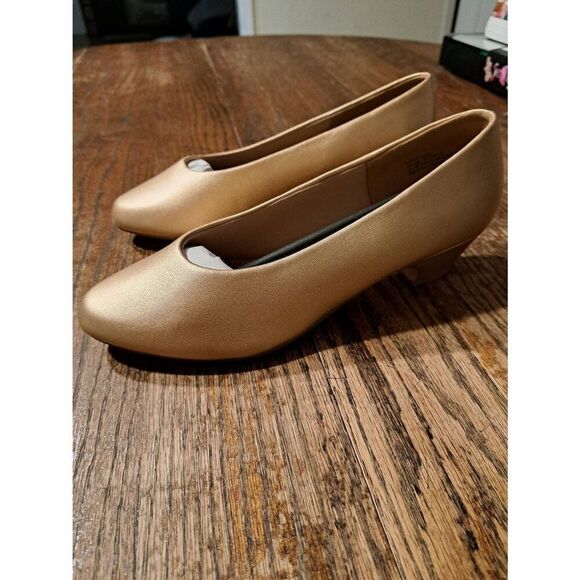 New Comfortview Vida Gold Low Kitten Heels 8.5M Slip-On Dress Shoes Metallic - Picture 1 of 5